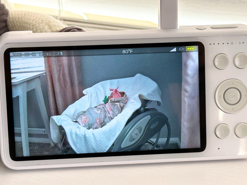 The video monitor of the bonoch long range baby monitor