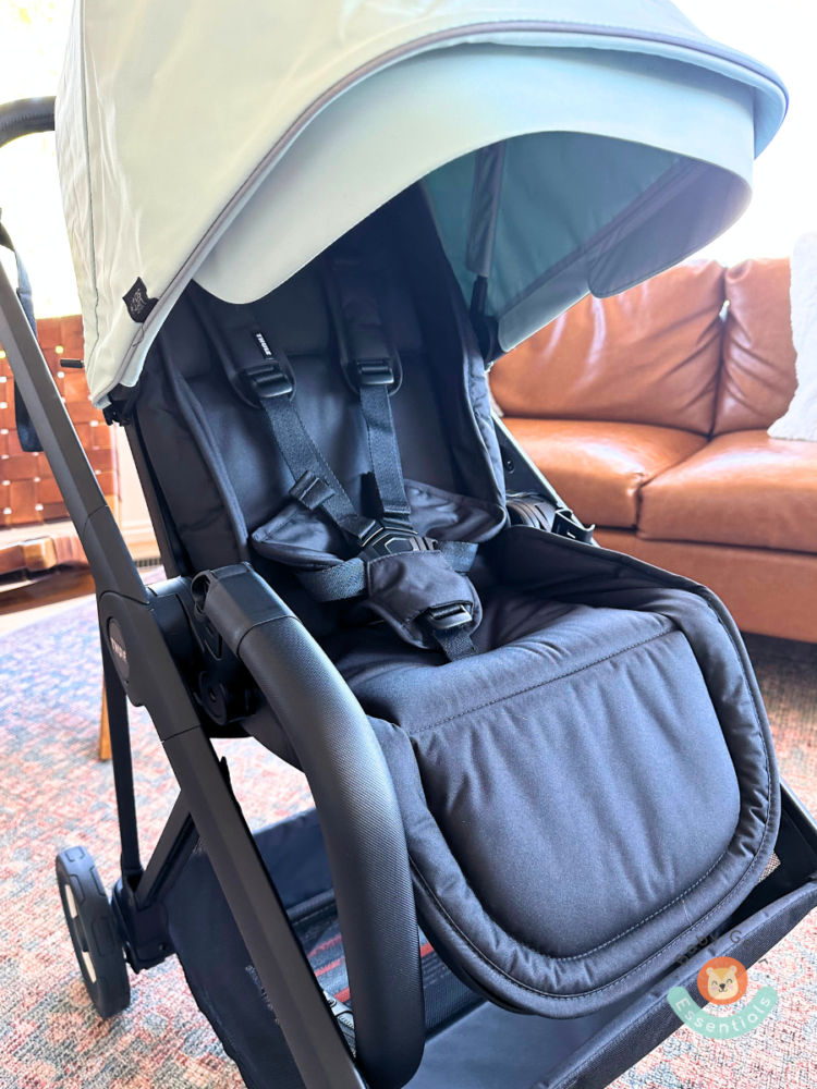 Thule Shine stroller 5-point harness and bumper-bar swung open